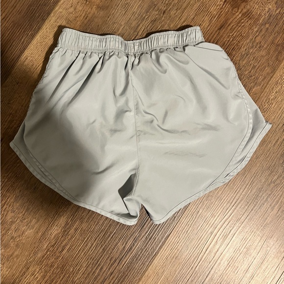 Nike Dri-Fit Running Shorts Light Grey Size S - Picture 4 of 4